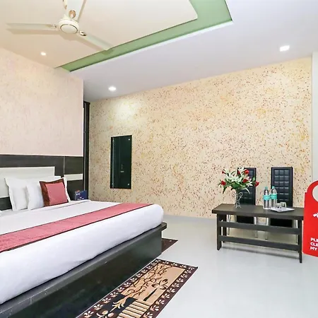 Oyo 10133 Hotel Rama Grand Hs